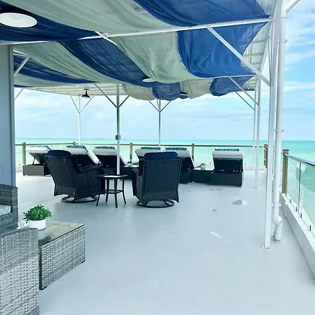 Villas Secreta Beachfront Resort