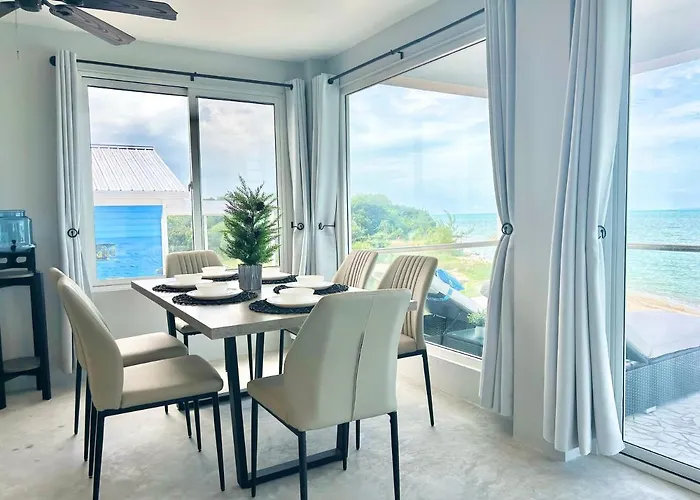 Villas Secreta Beachfront Resort