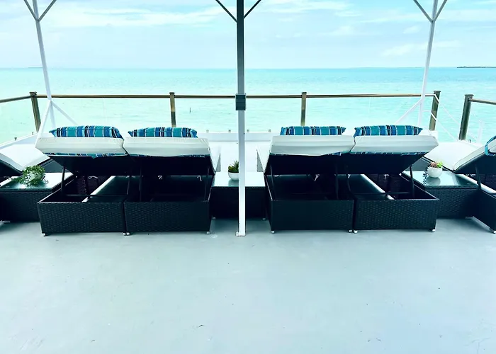 Villas Secreta Beachfront Resort